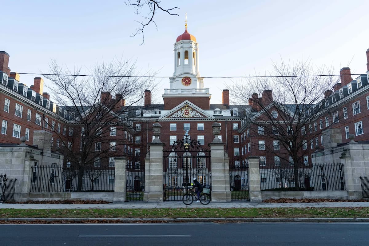Kasunduan o Pressure? Trump, ipinahayag ang $500M bayad mula sa Harvard